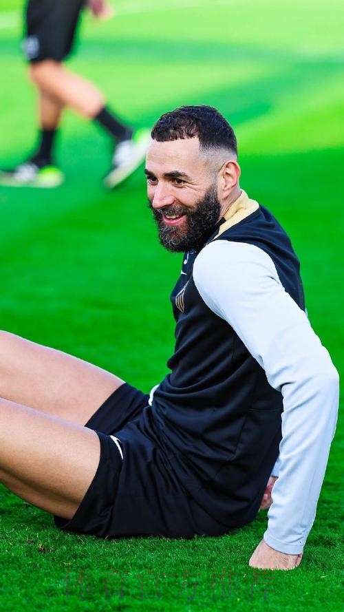 安帅:本泽马伤势看上去不严重 阿扎尔是决定性的 安帅:本泽马伤势看上去不严重 阿扎尔是决定性的